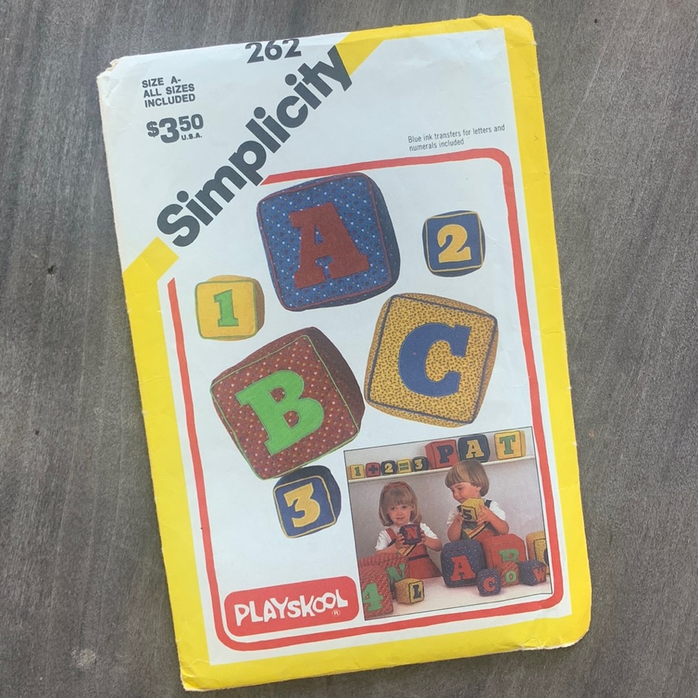 Simplicity pattern 262. Playskool. Fabric blocks   vintage sewing